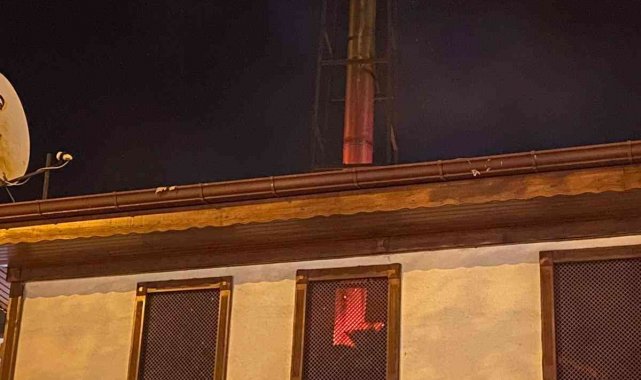 Ankara'da bacada ve çatı katında çıkan yangınlar korkuttu
