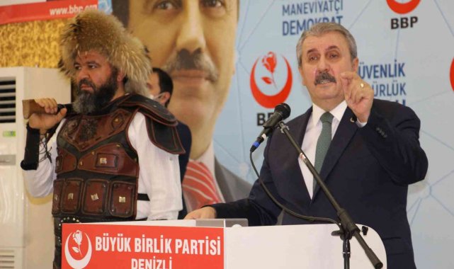 Destici'den Akşener'e taşıma miting eleştirisi