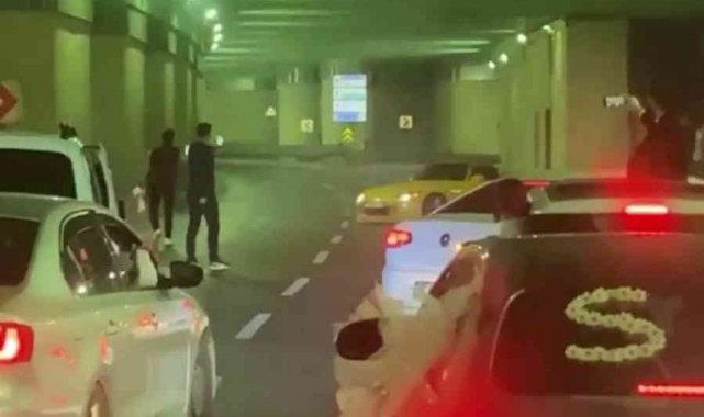 Düğün konvoyunda korkutan anlar kamerada