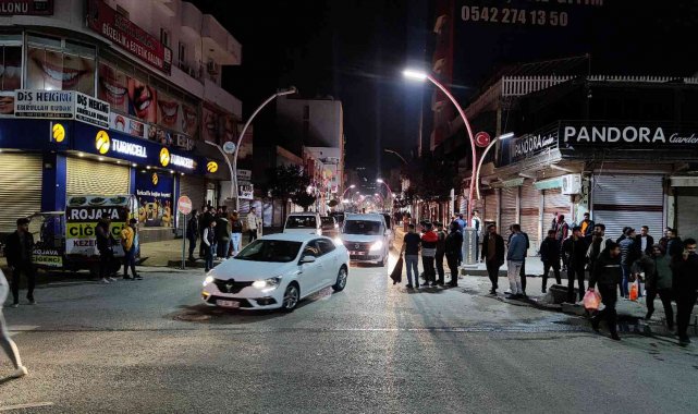 Fenerbahçe taraftarı Galatasaray derbisi sonrası Silopi'de kutlama yaptı