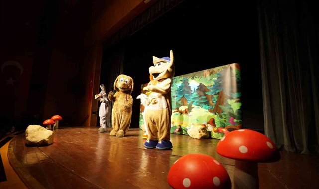 Minikler "Bremen Mızıkacıları" ile doyasıya eğlendi