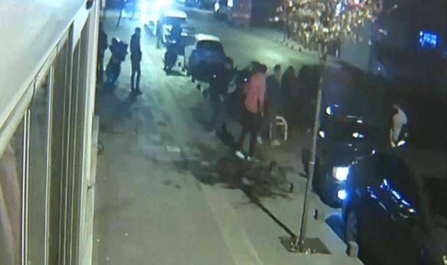 Pendik'te gençlerin 'muştalı' dehşeti: Yakaladıkları yerde darp ettiler