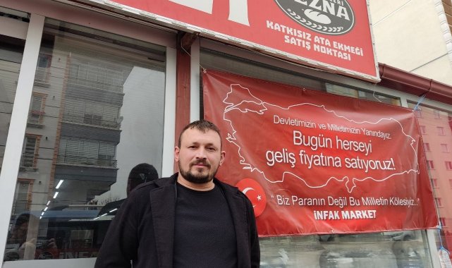 'Devletimizin ve milletimizin yanındayız' diyen esnaf, marketindeki her şeyi maliyetine satıyor