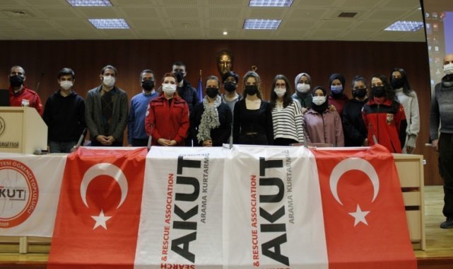 Akut Kulübü'nden "Deprem Bilinçlendirme Semineri"