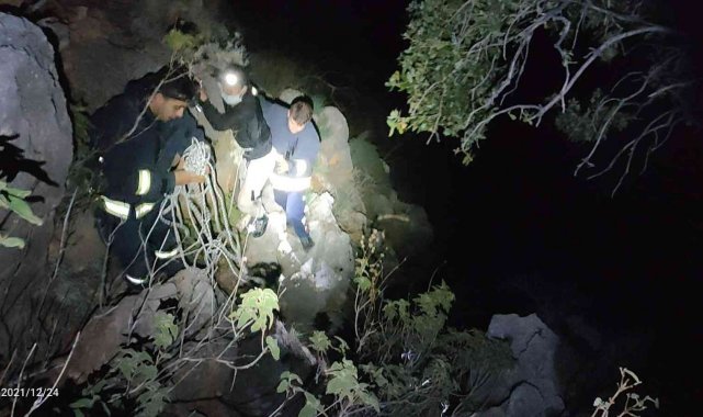 Alanya Kalesi'nde mahsur kalan Kırgız turistleri itfaiye kurtardı