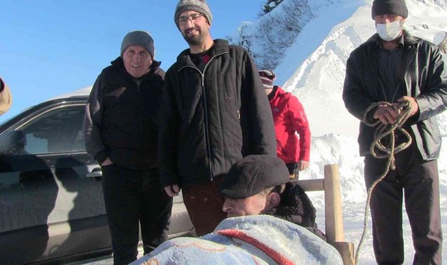Artvin'de Gürcistan sınırındaki Camili bölgesinde 4 gün sonra, 6 köyle ulaşım yeniden sağlandı