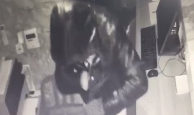 Avcılar'da baklavacıdan hırsızlık anları kamerada