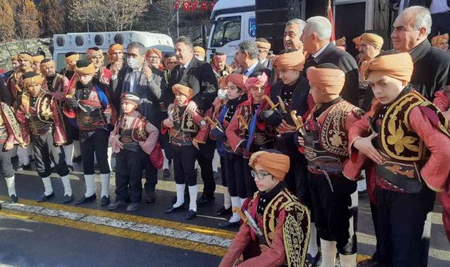 Bakan Kasapoğlu: "Milletçe yürüyoruz, koşuyoruz"