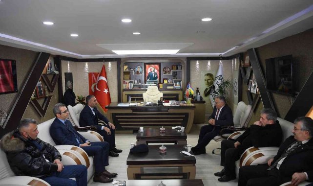 Başkan Büyükkılıç Sarız'da muhtarlarla buluştu