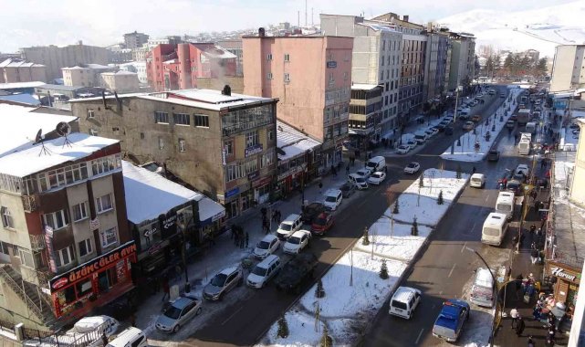 Başkan Geçirgen: "Döviz kurunun düşmesiyle artık marketler de indirim getirmeli"