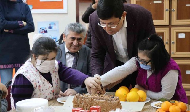 Başkan Özcan özel öğrencilerle Yerli Malı Haftası'nı kutladı