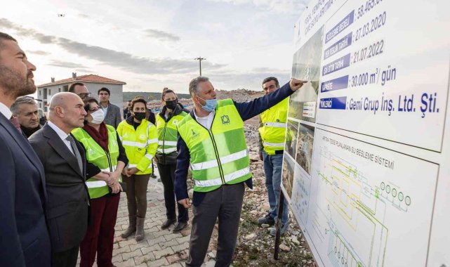 Başkan Soyer, Foça'da yatırımları inceledi ve muhtarları dinledi
