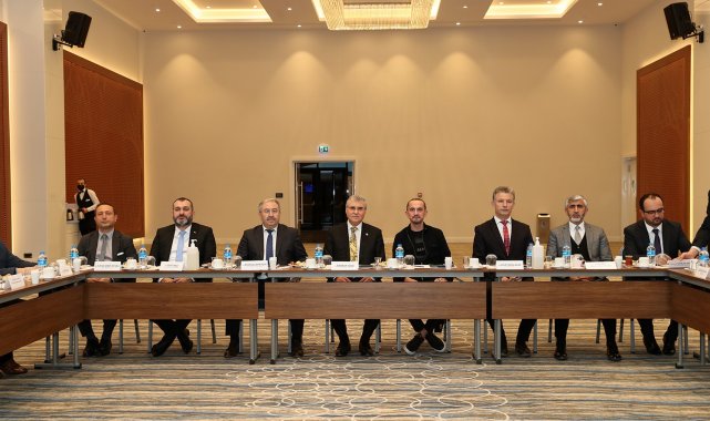 Başkan Yüce'ye şehir otelcilerinden yılın spor turizmi ödülü