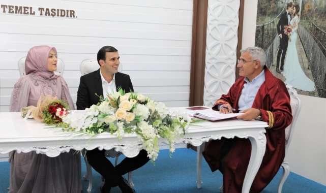 Battalgazi'de bin 58 çift evliliğe "evet" dedi