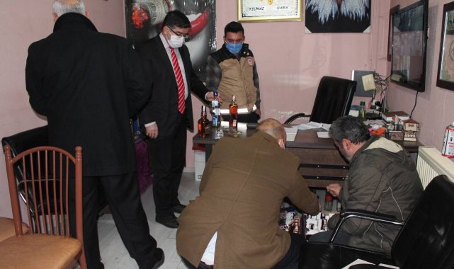 Bayburt'ta yılbaşı öncesi alkol satış yerleri ve eğlence mekanları denetlendi