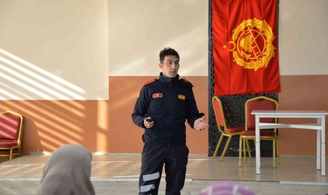 Bozüyük'te ev hanımlarına "Yangın ve Geri Dönüşüm" Semineri