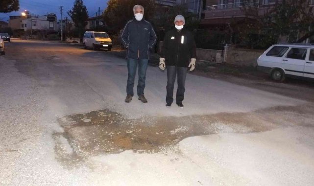 Burhaniye'de doğalgaz kazısında bozulan yollar tepkiye neden oldu
