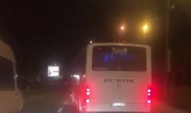 Bursa'da yan yan giden otobüs görenleri şaşkına çevirdi