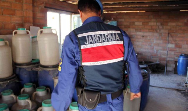 Çorum'da kaçak içkiye göz açtırılmıyor: 1 yılda 43 bin 350 litre sahte-kaçak içki ele geçirildi