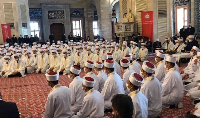 Çukurova'da 71 hafız için taç giyme ve icazet töreni