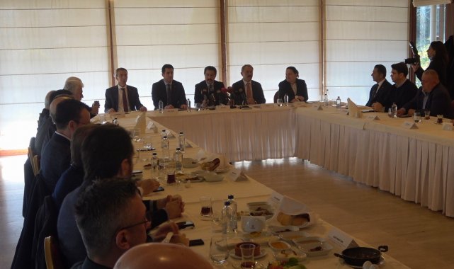 Denizli AK Parti yeni Türkiye ekonomi modelini oda ve STK'lara anlattı