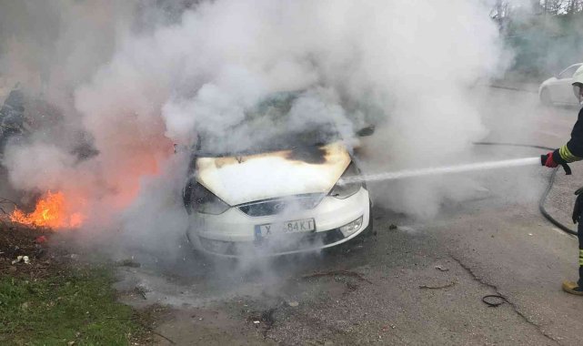 Edirne'ye alışveriş için gelen Bulgar vatandaşın aracı yandı