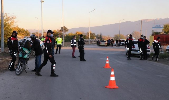 Erzincan polisinden huzur uygulaması