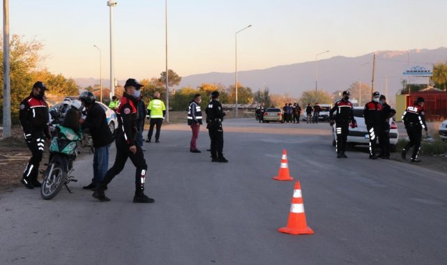 Erzincan polisinden "Güvenli Eğitim" uygulaması