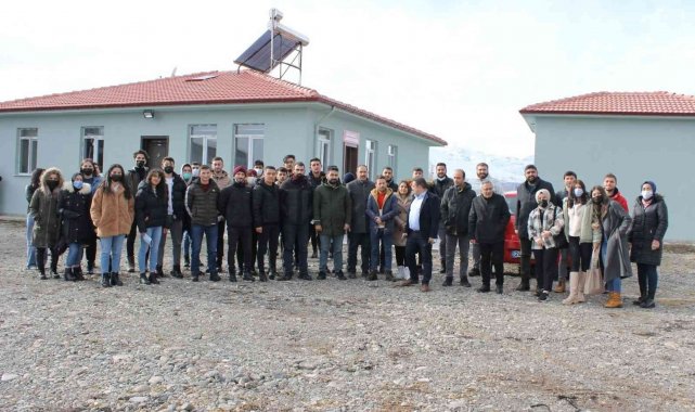 Giresun Üniversitesi öğrencileri Erzincan'da bulunan kan analiz laboratuvarını inceledi