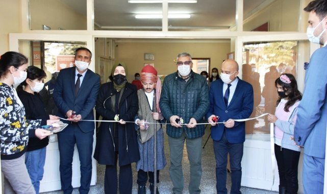 İnönü'de Yunus Emre sergisi açıldı