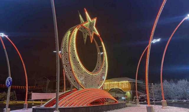 İstanbul'da yüksek kesimler beyaza büründü