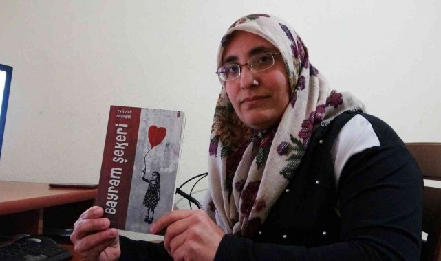 Kendi imkanıyla okuma yazma öğrenen engelli kadın 2'nci şiir kitabını hazırlıyor