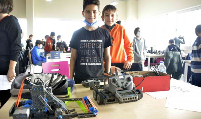 Manisa CBÜ'de 2021-2022 sezonunun ilk VEX IQ Challenge Turnuvası gerçekleştirildi
