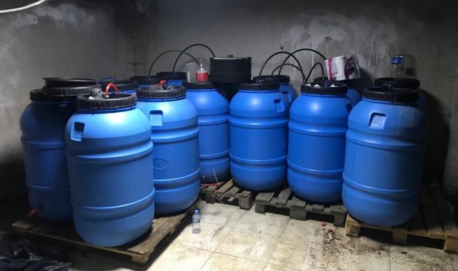 Manisa'da yaklaşık 7 ton kaçak şarap ele geçirildi