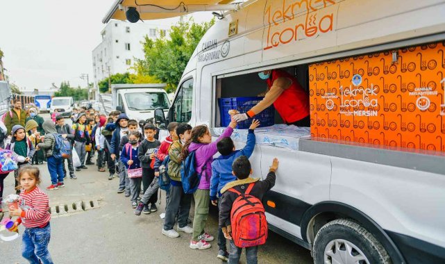 Mersin'de '1 ekmek 1 çorba' dağıtımı artık tüm gün sürecek
