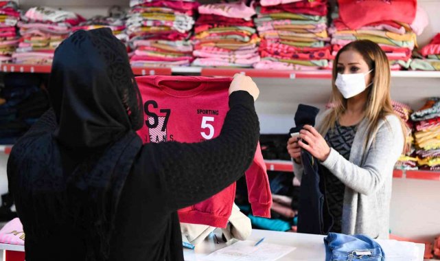 Mersin'de dar gelirlilere kıyafet desteği sürüyor