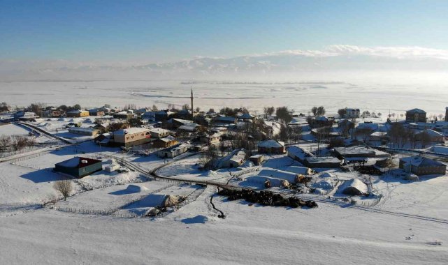 Muş'ta bin 600 rakımlı dağ köyleri kara gömüldü