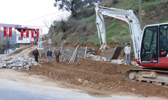Nazilli Belediyesi'nin Işıklar Mahallesi'ndeki çalışmaları sürüyor