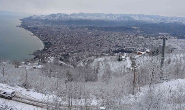 Ordu'da kar güzelliği: Boztepe gelinliğini giydi