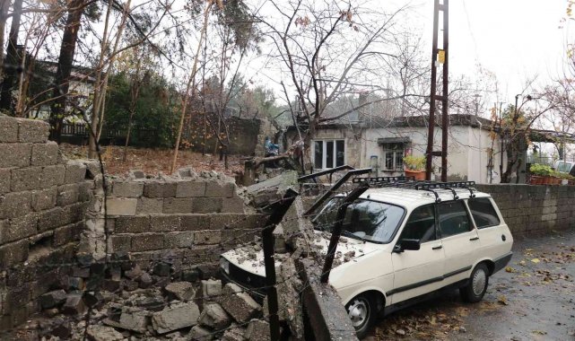 Orman Bölge Müdürlüğü'nün istinat duvarı devrildi