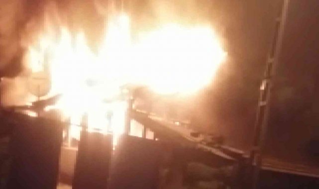 Pendik'te yanan gecekondu küle döndü