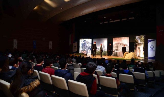 "Feda" tiyatro oyunu Kahramankazan'da öğrencilerle buluştu