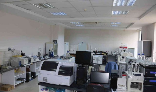 Rektör Özkan, Ziraat Fakültesi Merkez Laboratuvarı'nın açılışını yaptı