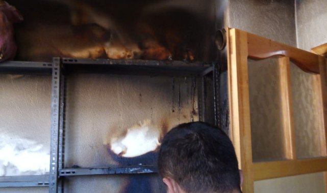 Saimbeyli'de pazarcı esnafının ürünleri yangında kül oldu