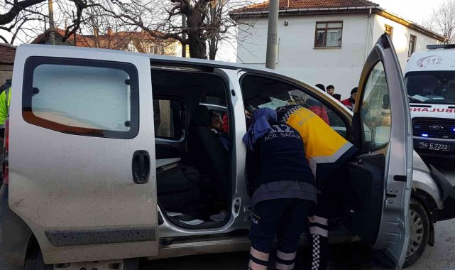 Sakarya'da zincirleme trafik kazası: 2 yaralı