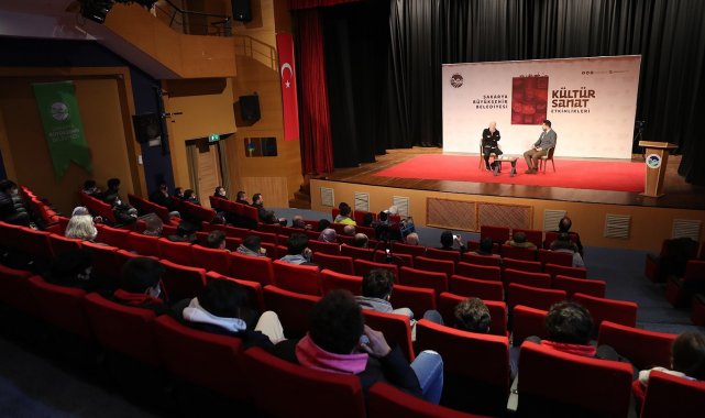 Şansal Büyüka AKM'de sevenleriyle buluştu