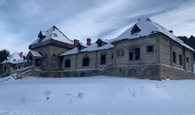 Sarıkamış'ta Rus çarının av köşkü görenleri büyülüyor