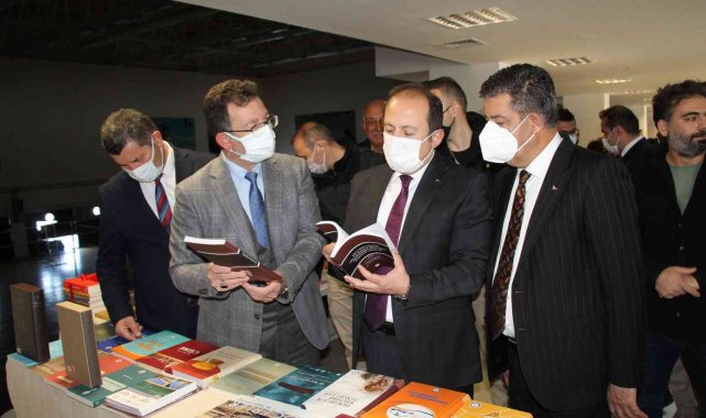 Şırnak'ta ilk kez kitap fuarı düzenlendi