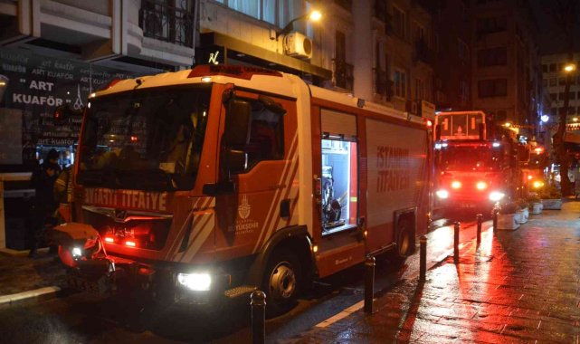 Şişli'de bodrum katta çıkan yangın paniğe sebep oldu