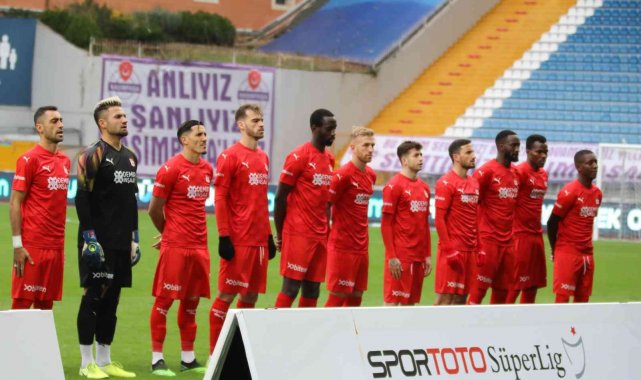 Sivasspor'da Fayçal ve Cofie, ceza sınırında